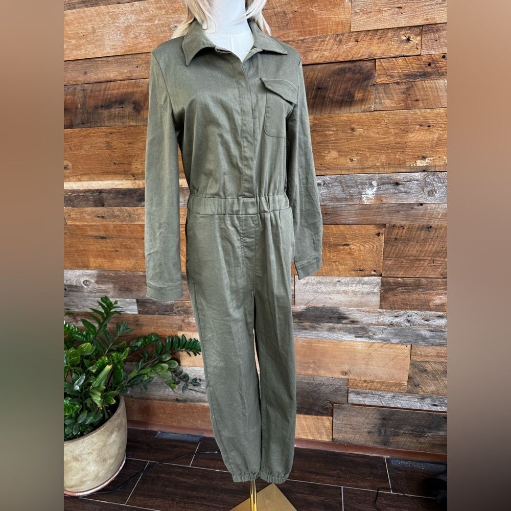 💥Utility Chic Olive Green Jumpsuit - Fashion Nova Vibes💥
